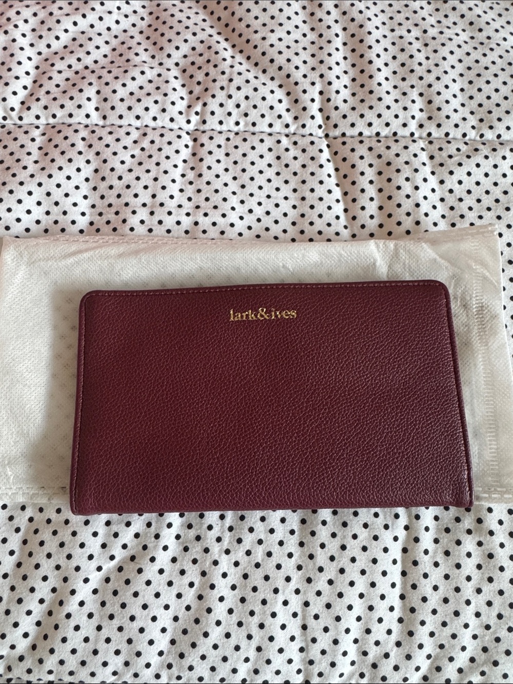 lark & ives Burgundy Leather Zip Wallet